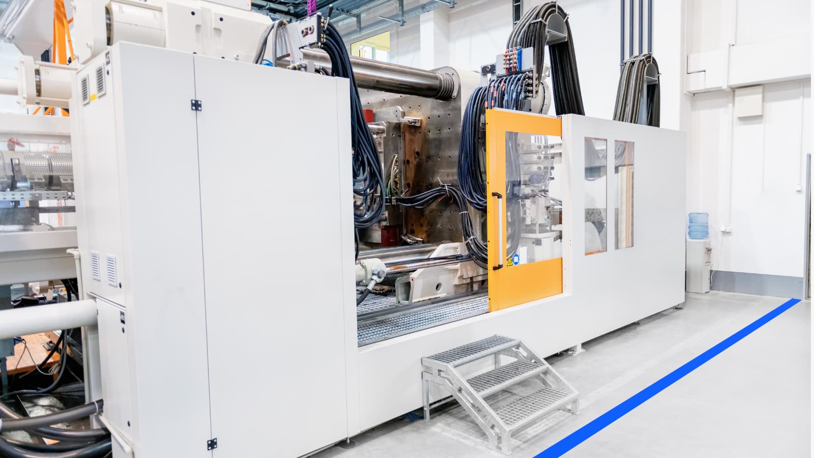 machine injection molding
